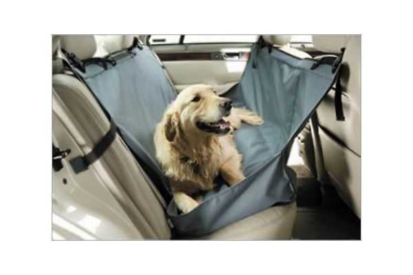 Ochranná deka pro transport psa v autě Kokiska